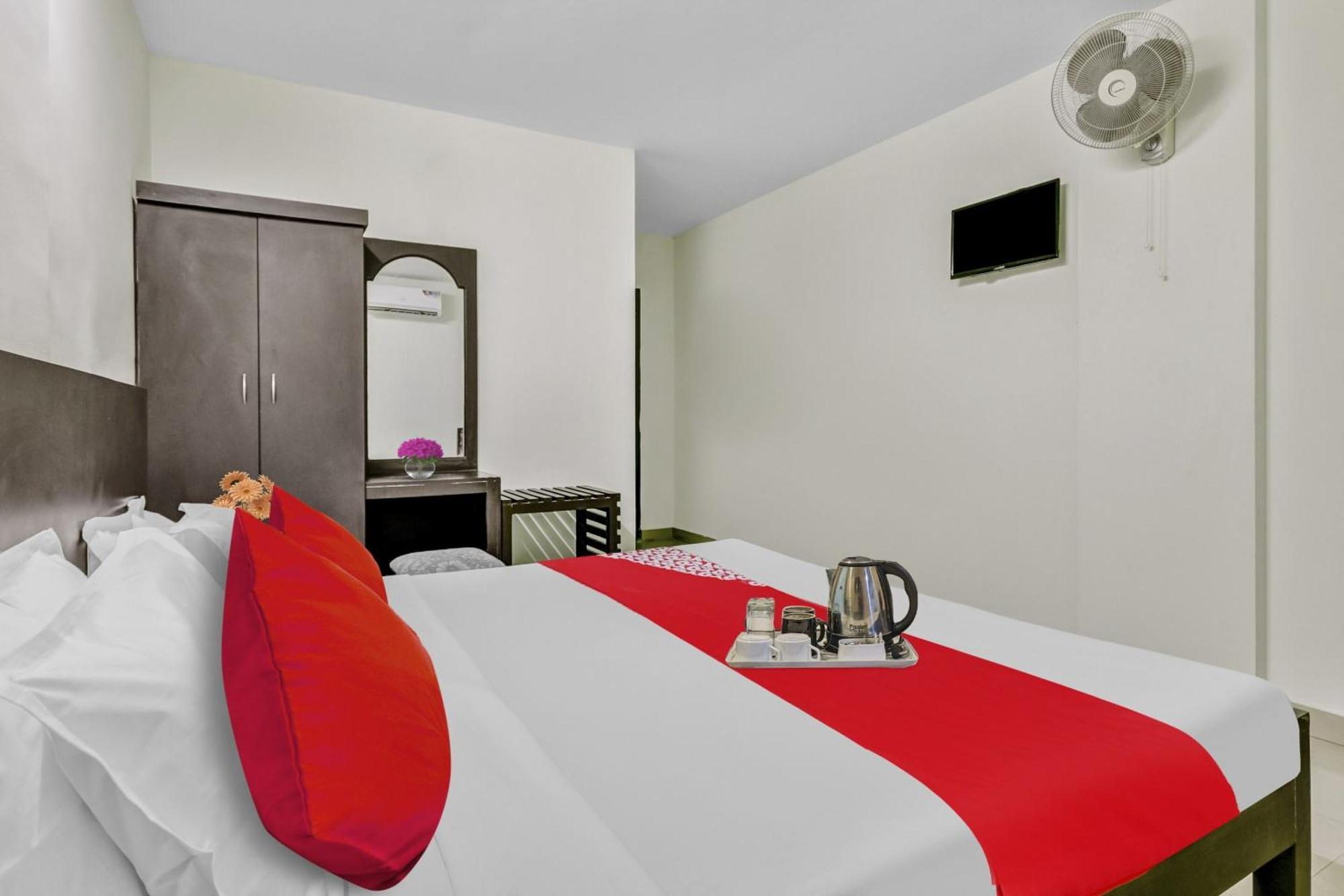 Hotel O Kalapurackal Residency Thekkady Ngoại thất bức ảnh