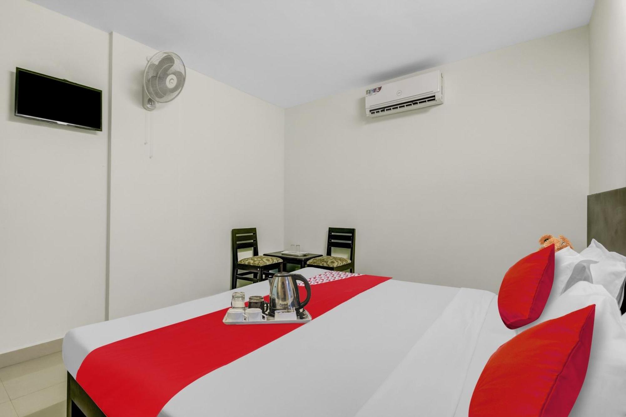 Hotel O Kalapurackal Residency Thekkady Ngoại thất bức ảnh