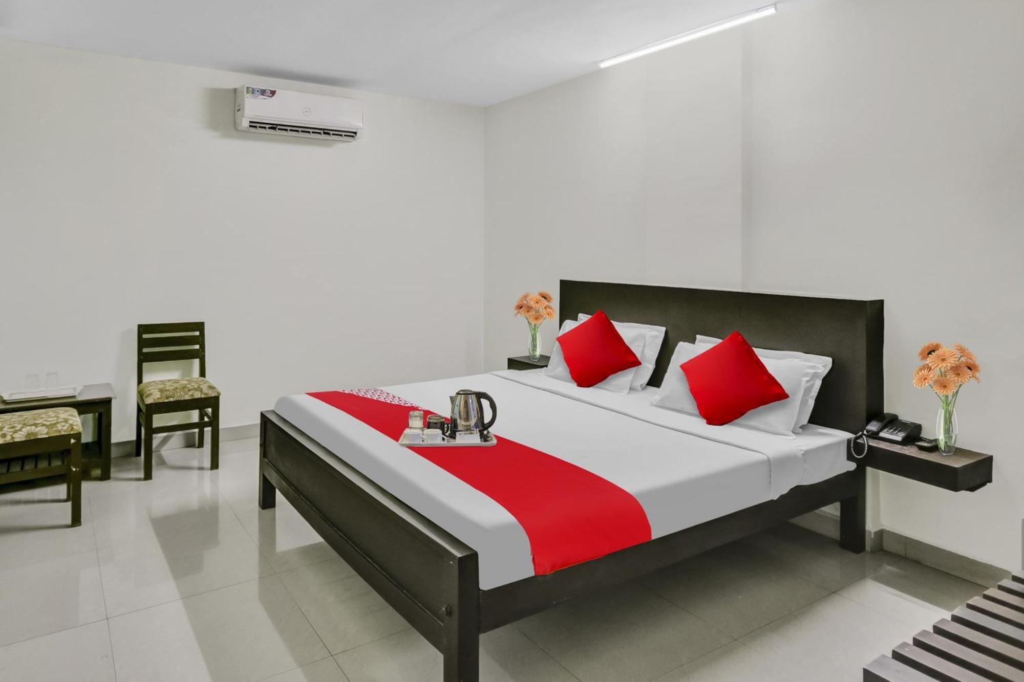 Hotel O Kalapurackal Residency Thekkady Ngoại thất bức ảnh