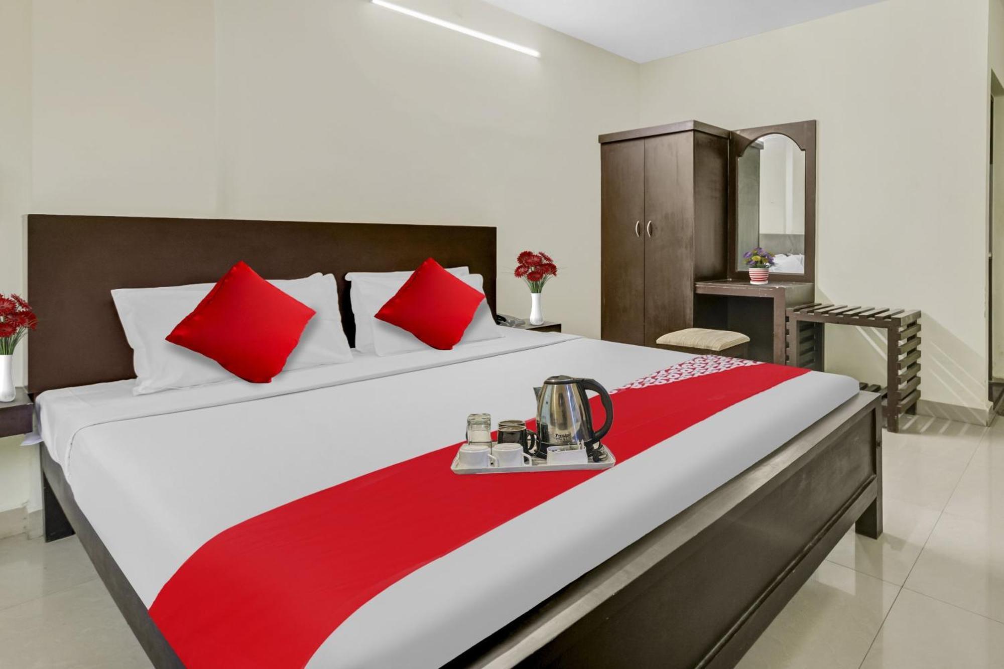 Hotel O Kalapurackal Residency Thekkady Ngoại thất bức ảnh
