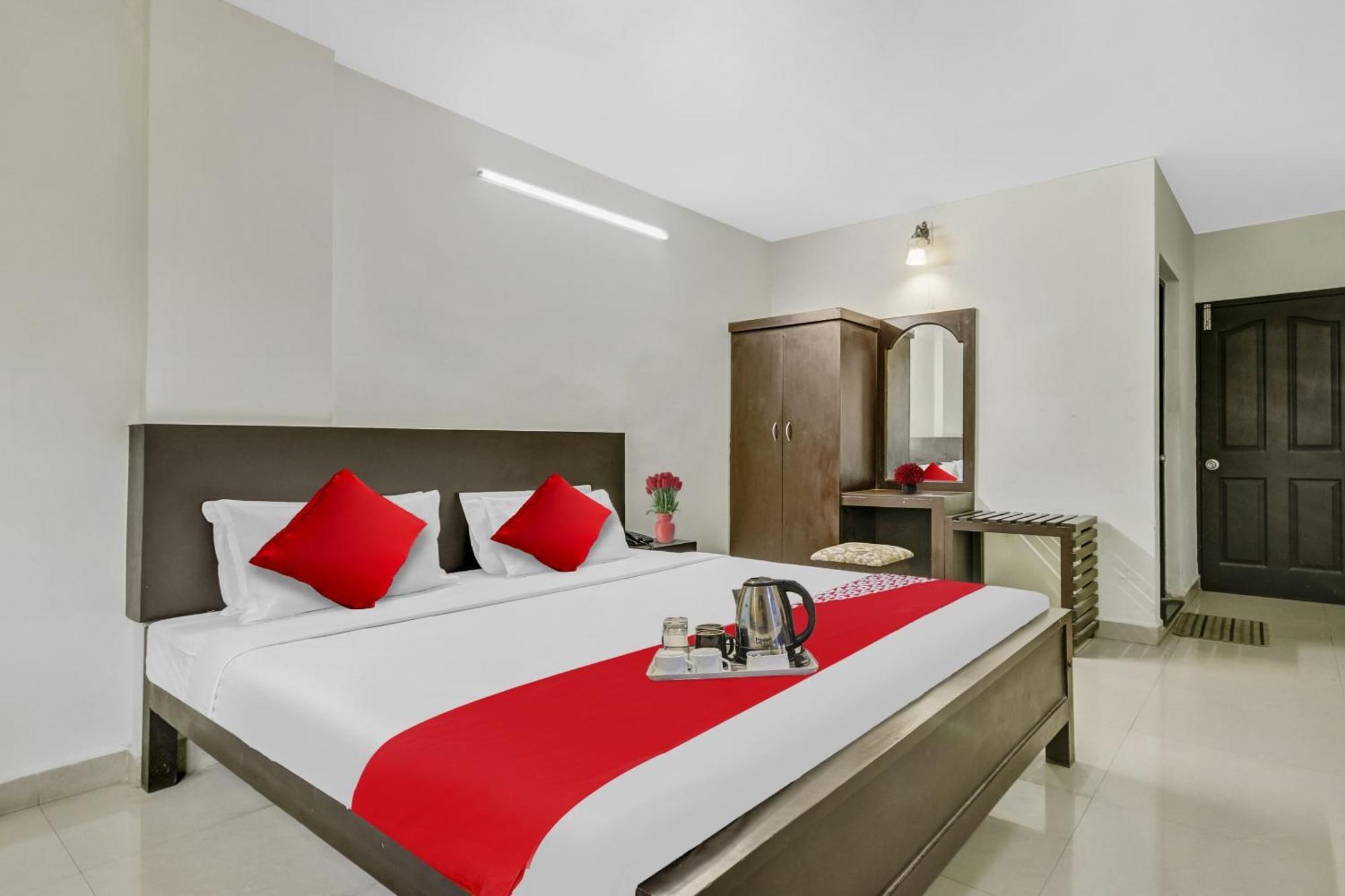 Hotel O Kalapurackal Residency Thekkady Ngoại thất bức ảnh